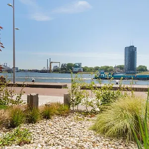 https://bb-maasview.ihotelsrotterdam.com