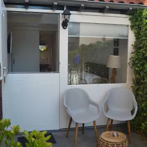 https://behind-the-beach.zandvoort-hotels.com